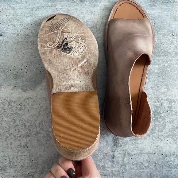 NWT Free People Mont Blanc Taupe Leather Sandals - Picture 5 of 5